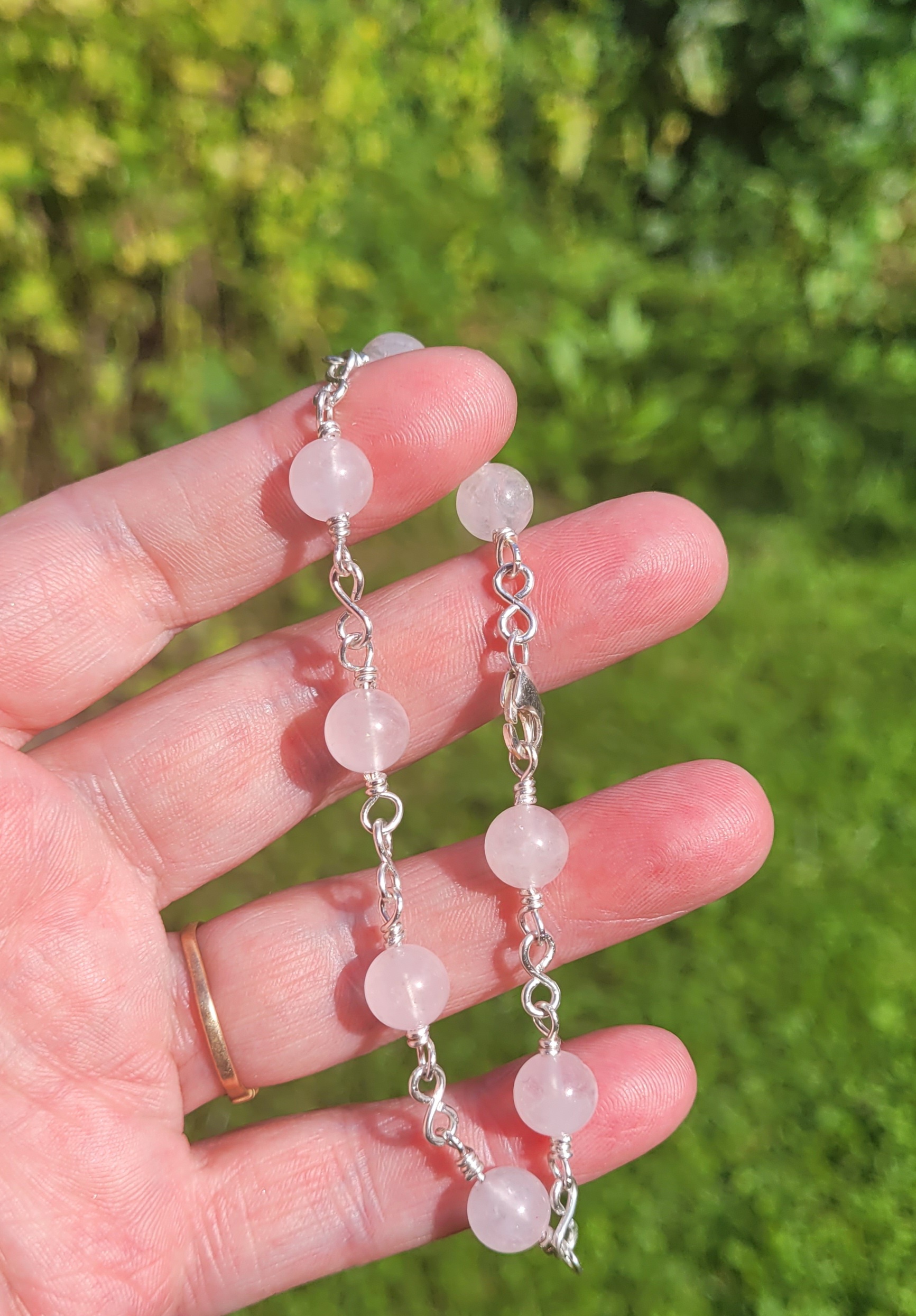 Hopearannekoru, ruusukvartsi - Image 3